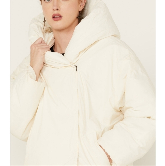 Free People Women's Cozy Cloud Puffer Jacket Ivory Size Small - Picture 2 of 11